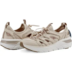Metri Slip On Walking Shoes