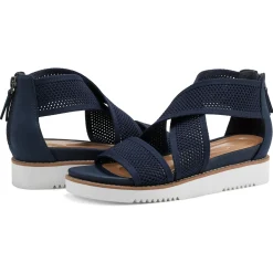Wander Flat Sandals